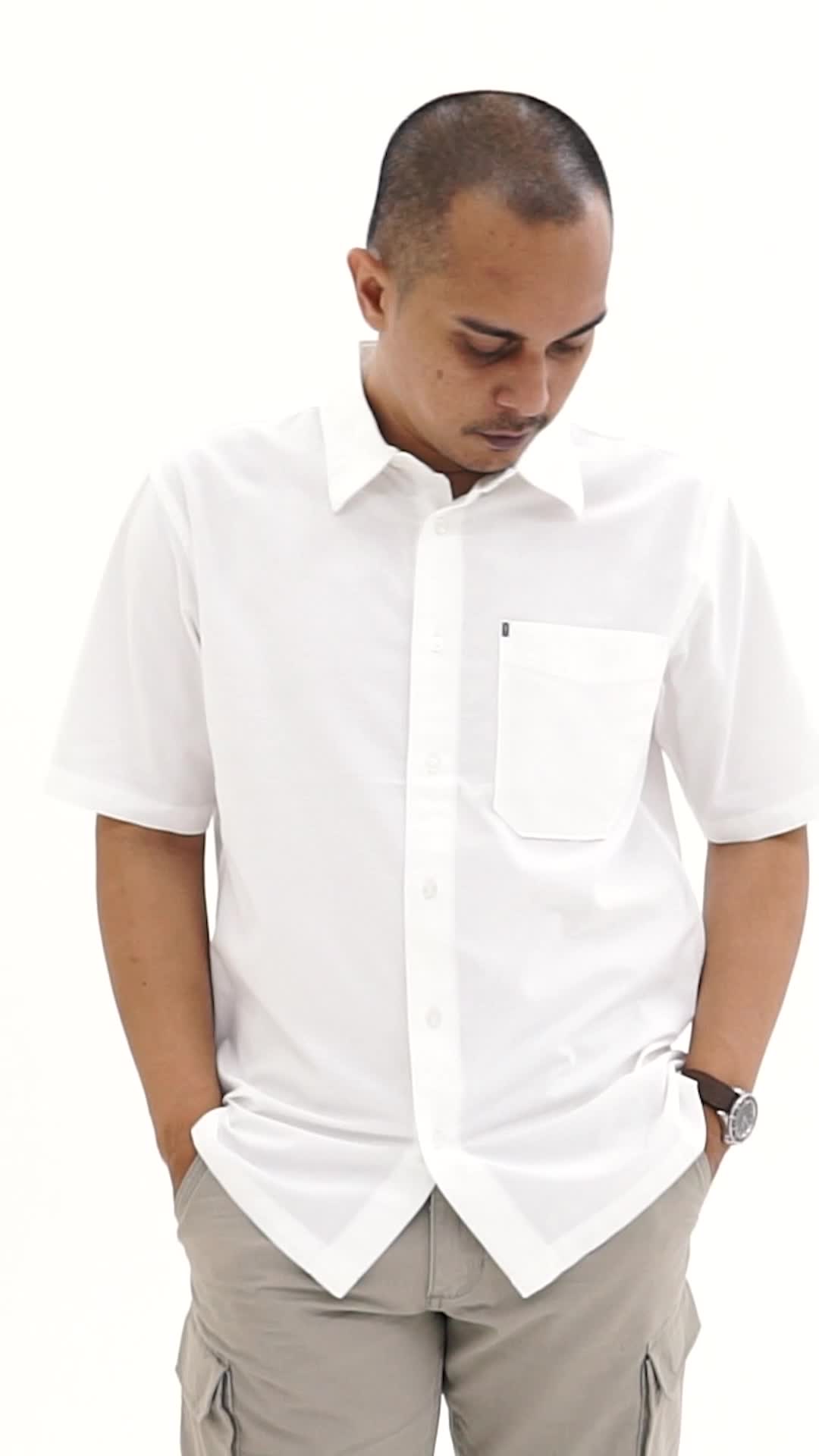 M.Gee Kemeja Pria Kasual Mgee Original Color Series Spectrum White