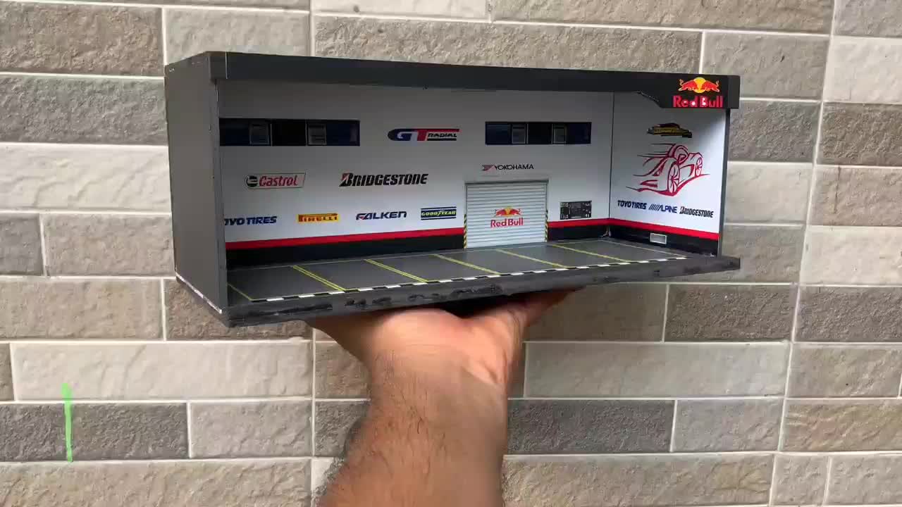 DIORAMA DIECAST HOTWHEELS BENGKEL REDBULL SEKALA 1:64
