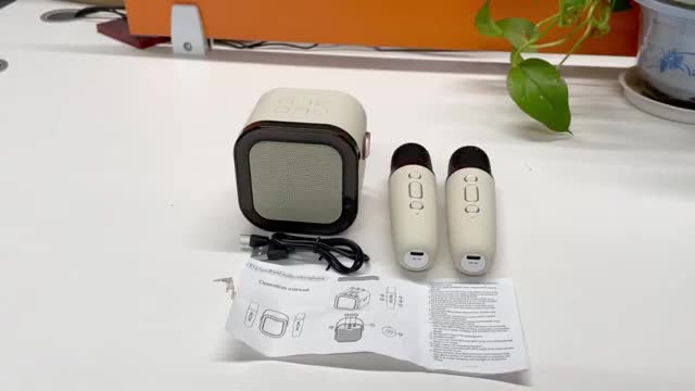 kakimi K12 Mini Karaoke Speaker dengan Mic Wireless Audio Speaker Bluetooth Microphone Professional Home KTV