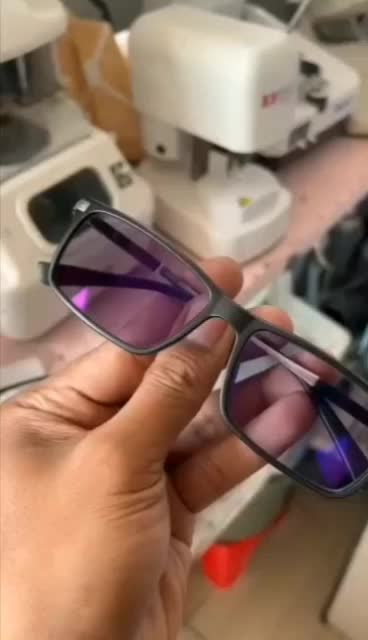 Kacamata Baca / Plus Lensa Progresife Blueray Photocromic Bluecromic Frame Titanium