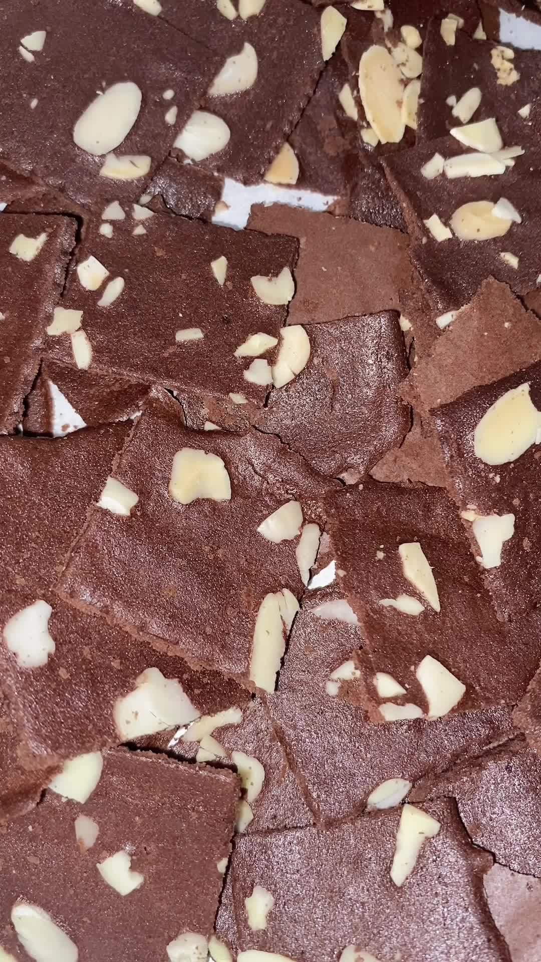 Brownies krispy camilan ummah rasa coklat almond Cemilan Kering Chocolate Snack Food