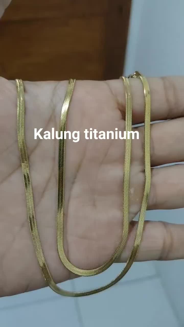 Terbaru Kalung Titanium Model Pipih Silver Anti Karat Tidak Luntur Pria dan Wanita Aksesoris Couple Elegan Liontin Rantai