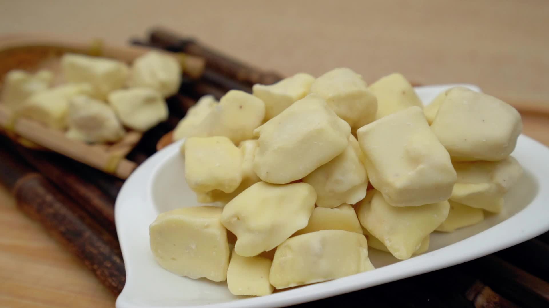 [Luckymore] HALAL Durian Beku Kering Berlapis Susu 32gr, Durian, Buah Durian, Keripik Durian, Keripik Buah, Cemilan Sehat, Durian Kering, Duren Kering