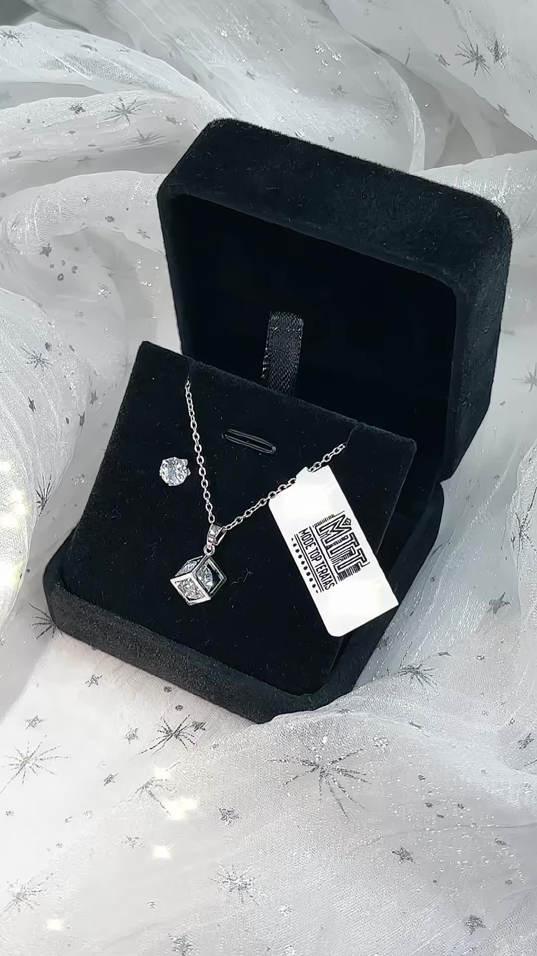 Mode Top Teratas - Set Kalung Dan Anting Titanium Silver Velvet Flame Set Seri Sehari-hari