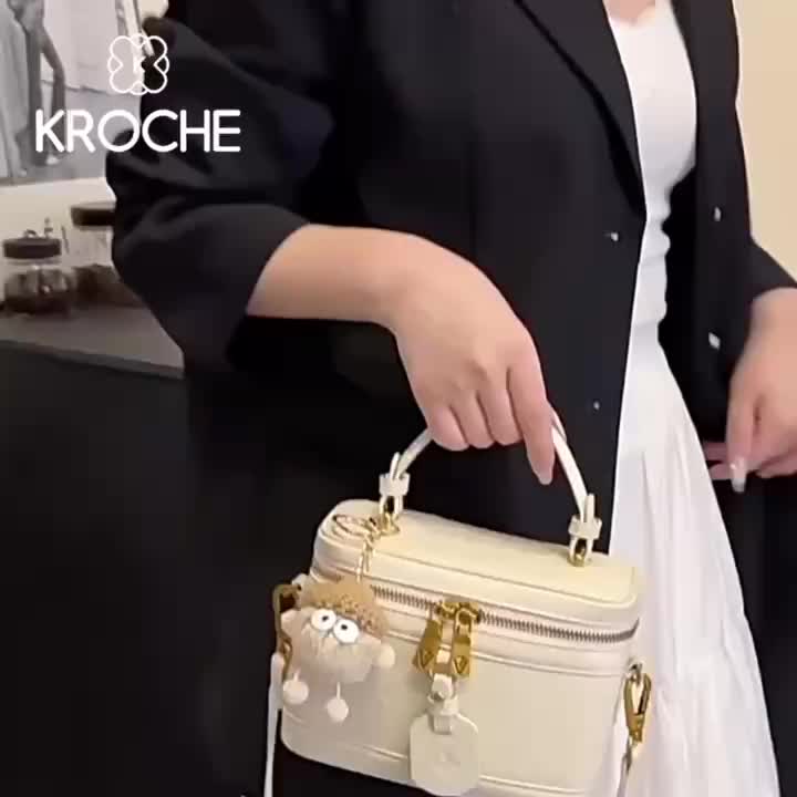 Kroche - [Free Gantungan] Avery Tas Selempang Fashion Wanita Mini Hand Bag Bahan Pu Gaya Casual tas  wanita