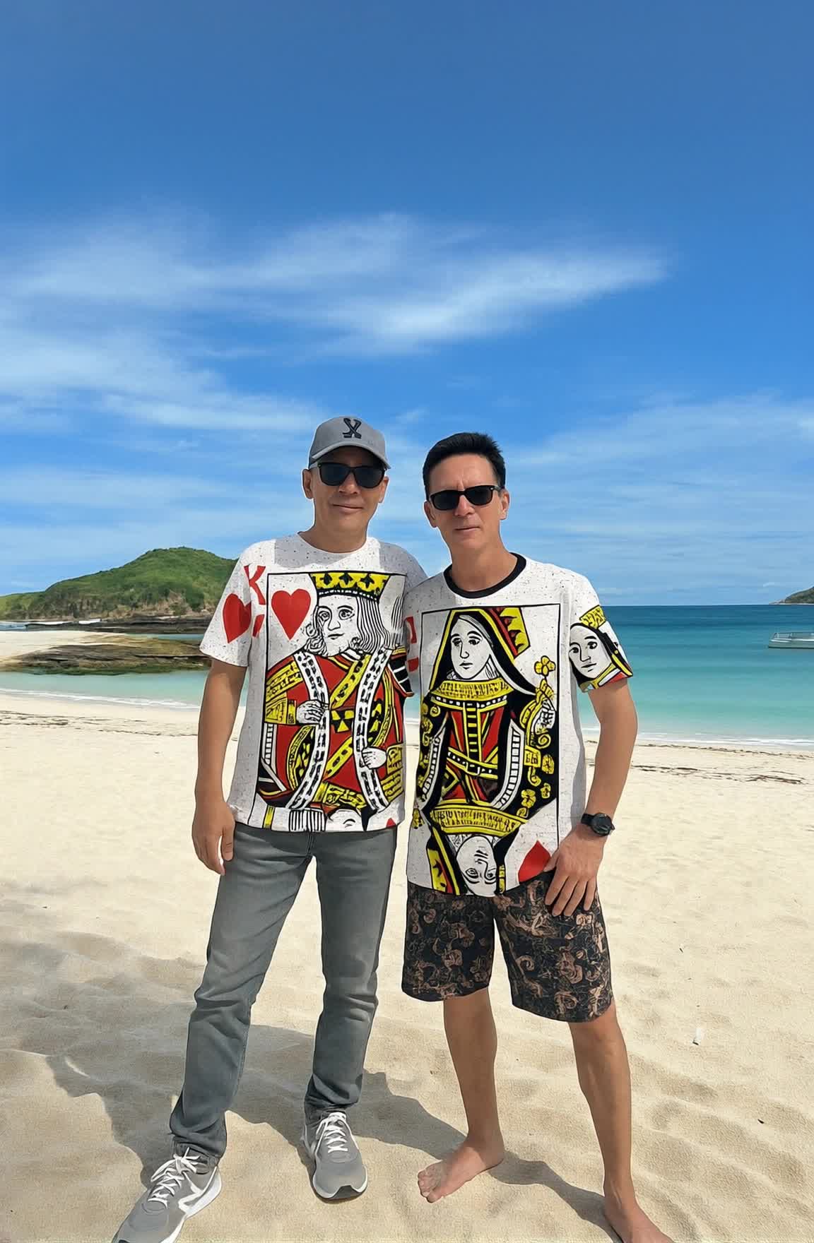 Kaos Distro Cowok Motif Kartu King Depan Belakang ada Sablon Untuk Pria Dewasa katun keren Panjang Baju