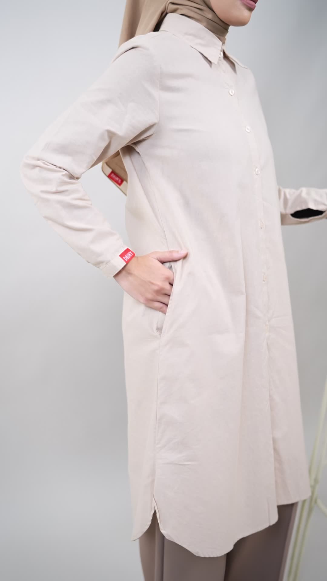 [BEST SELLER] DAUKY Tunik Atasan Basic Wanita Kemeja Katun Polos Panjang Full Kancing L Tunic Basic Katun Peradaa