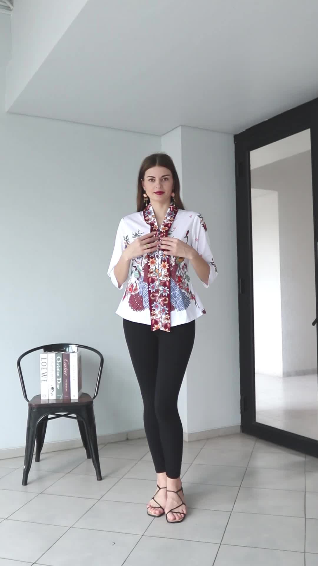 Evercloth Azarin Blouse Wanita Lengan Panjang Atasan Batik Wanita Blouse Batik Perempuan Atasan Batik Wanita Lengan Kebaya Kimono Batik Baju Kutu Tangan Panjang Seragam Sarimbit Set Jumbo Putih Natal Imlek CNY
