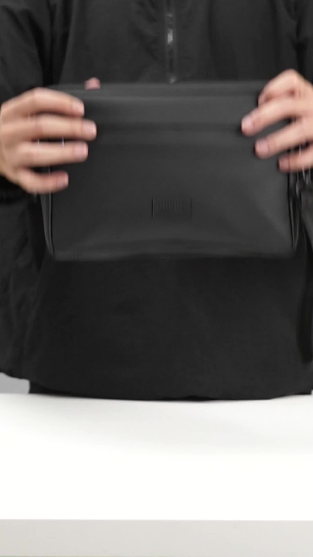 MIVVER | Stromhold Max Tas Tablet Ipad 10" Clutch Handbag Waterproof Pria Kulit Hitam Waistbag clutch  bag