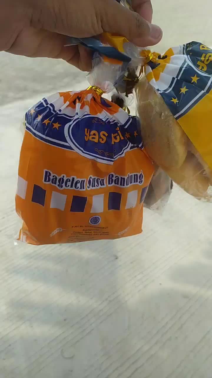 ROTI BAGELEN BANDUNG 3 RASA COKLAT KEJU SUSU (1 DUS ISI 4)
