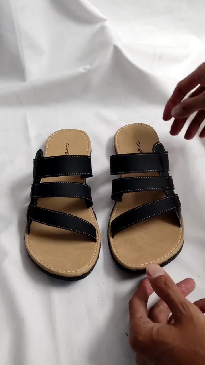 Comet Sandal Wanita RUMI Sandal Wanita Slop Ban3 Sol Karet Anti licin Motif Kombinasi Warna Sendal wanita flat shes kekinia elegan Cewek