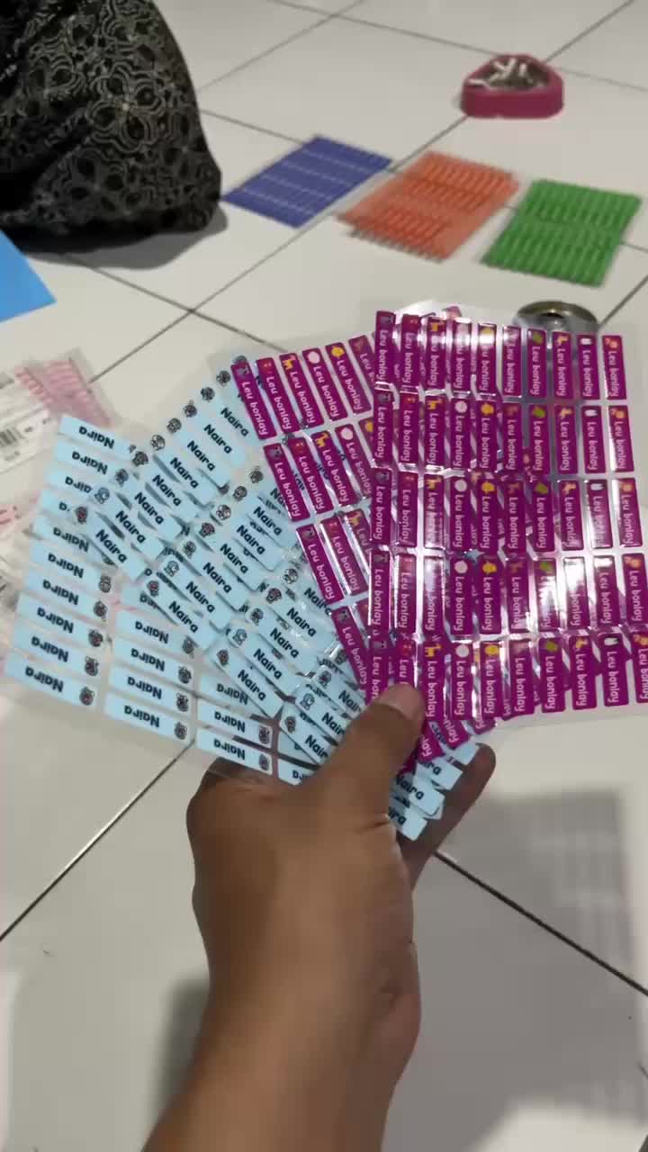 Sticker Perabotan Custom 100 Pcs  Nama Piring Sendok Botol Gelas Perabotan timbul waterproof label Stiker