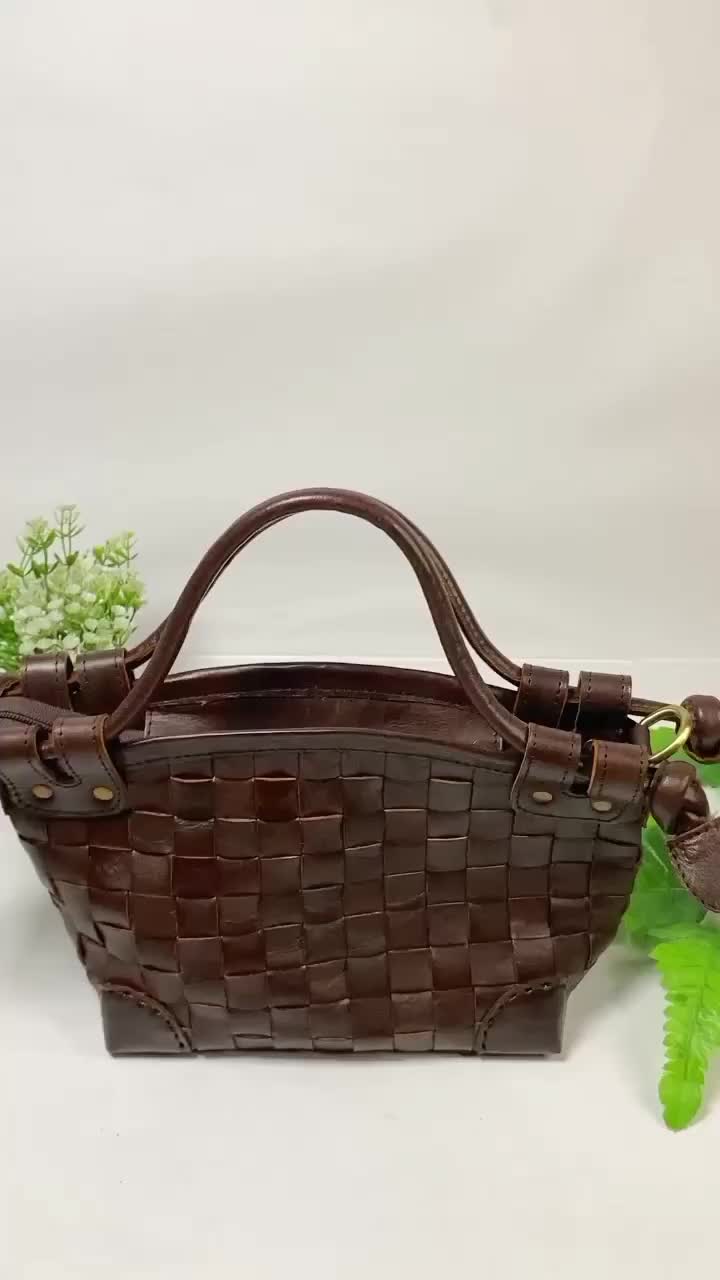 Tas Mini Kulit Sapi Asli dengan Tali Panjang dan Dua Kantong di Dalamnya - Coklat Tua - Wanita