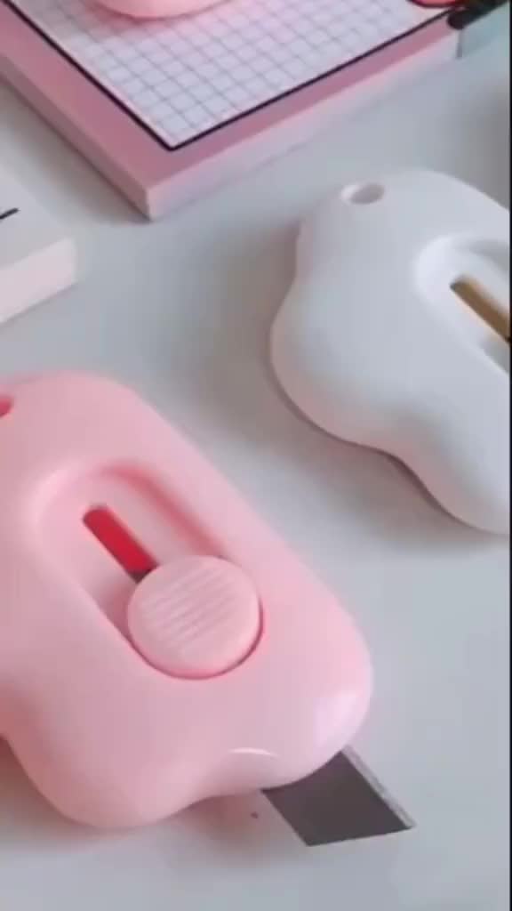 PISAU PEMOTONG KERTAS MINI CUTTER PORTABLE / CUTTER MINI SIZE UNTUK TRAVEL ALAT TULIS KANTOR / PISAU CUTTER MINI LUCU PEMOTONG KERTAS UNTUK PARCEL SEKOLAH KANTOR / SILET MINI MOTIF AWAN PAWS RABBIT