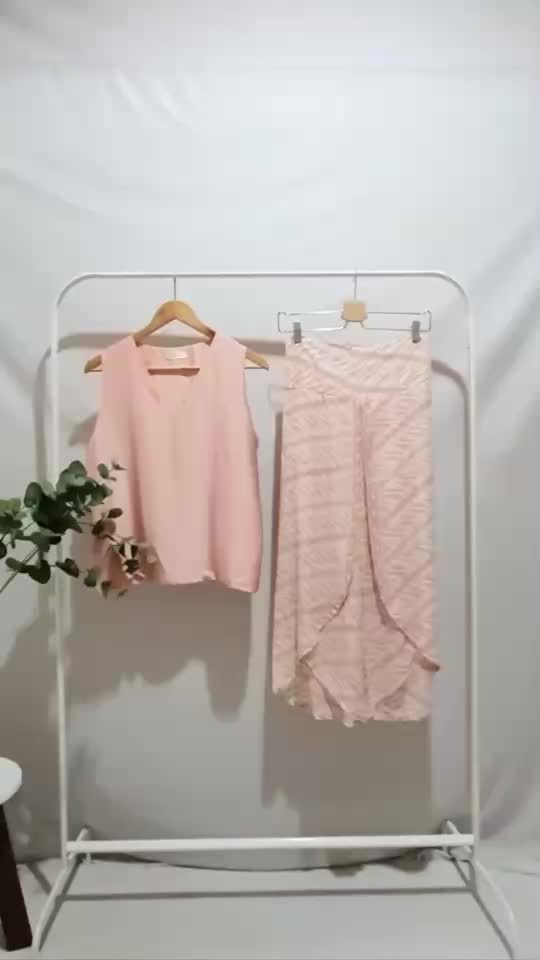 ONE SET SLEEVELESS SATIN TOP CELANA BATIK KULOT WANITA