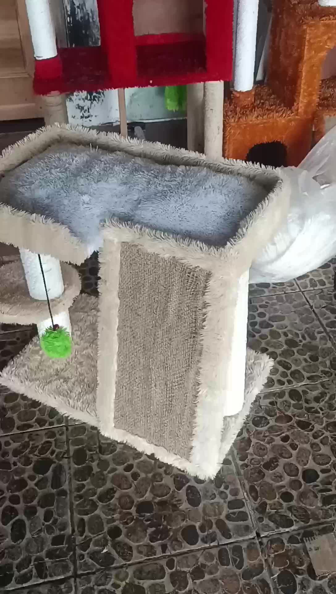Scarthcer cakaran kucing dengan tempat tidur dibagian atas untuk bersantai garukan kucing jumbo