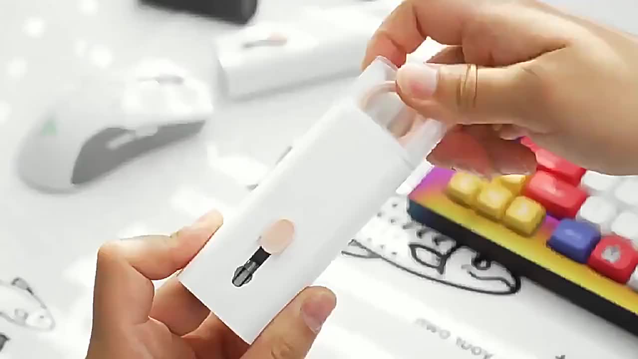 Set sikat pembersih keyboard komputer multifungsi tujuh dalam satu, pembersih headset Bluetooth portabel, dan penarik kunci artefak penghilang debu Silikon Spons