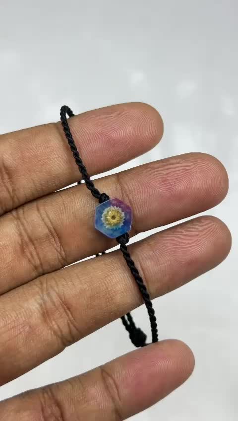 Emicraftt - Gelang Resin Heksagonal Bunga Edelweis Glow in the dark - Bracelets Tali Polyester Biru Pink