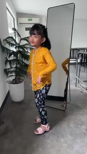 Setelan kebaya Anak Brukat Encim / Kebaya Wisuda Anak Sd / Atasan Kebaya Kartini