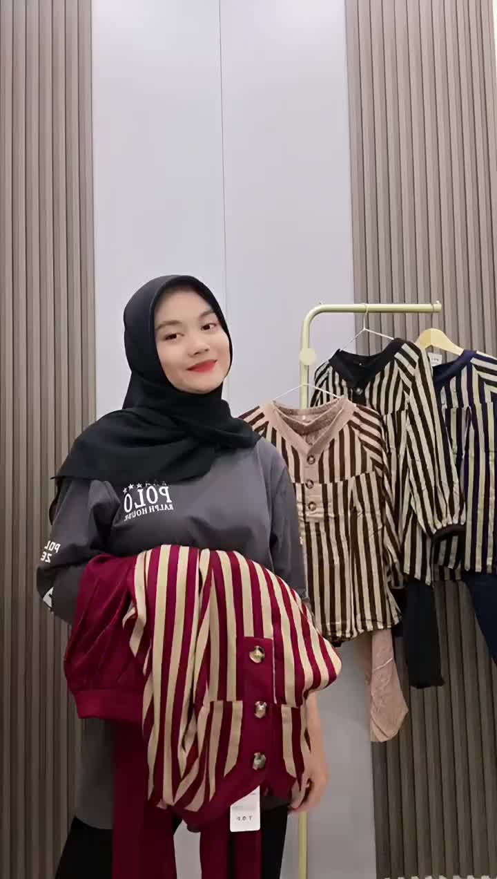 Setelan Motif Salur Kancing Lengan Panjang