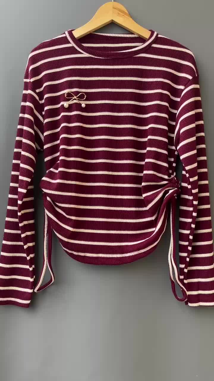 ESA STORE_09 Blouse Jumbo Oversize Panjang Salur Waffle Motif Stripe Baju Wanita Terbaru 2025 Serut Tali Samping Bahan Cotton Waffle Lingkar Dada 100-125cm Panjang 65cm