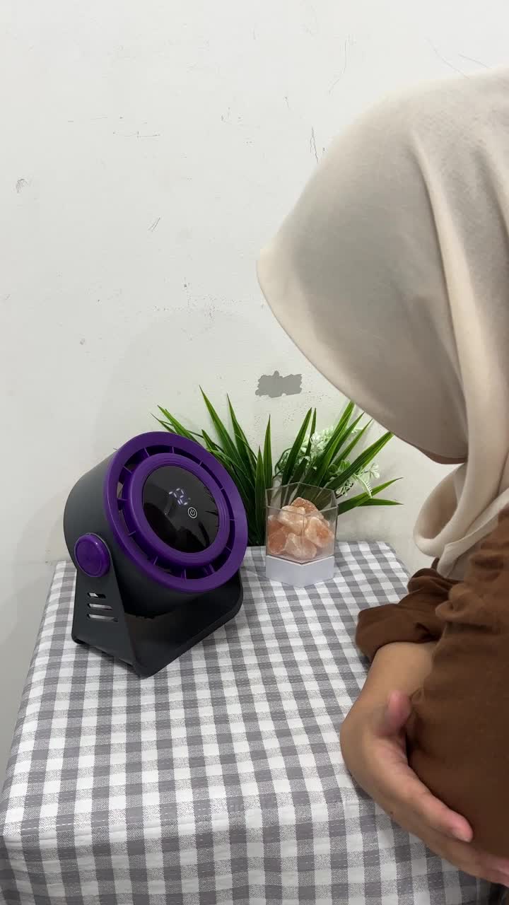 Dekstop Circular Fan Kipas Angin Portable 5-Speed Mode Kecepatan Digital Display 2000mAh Desain Portabel Penyesuaian Sudut 360 Derajat Baterai Tahan Lama Fleksibel Switch Touch