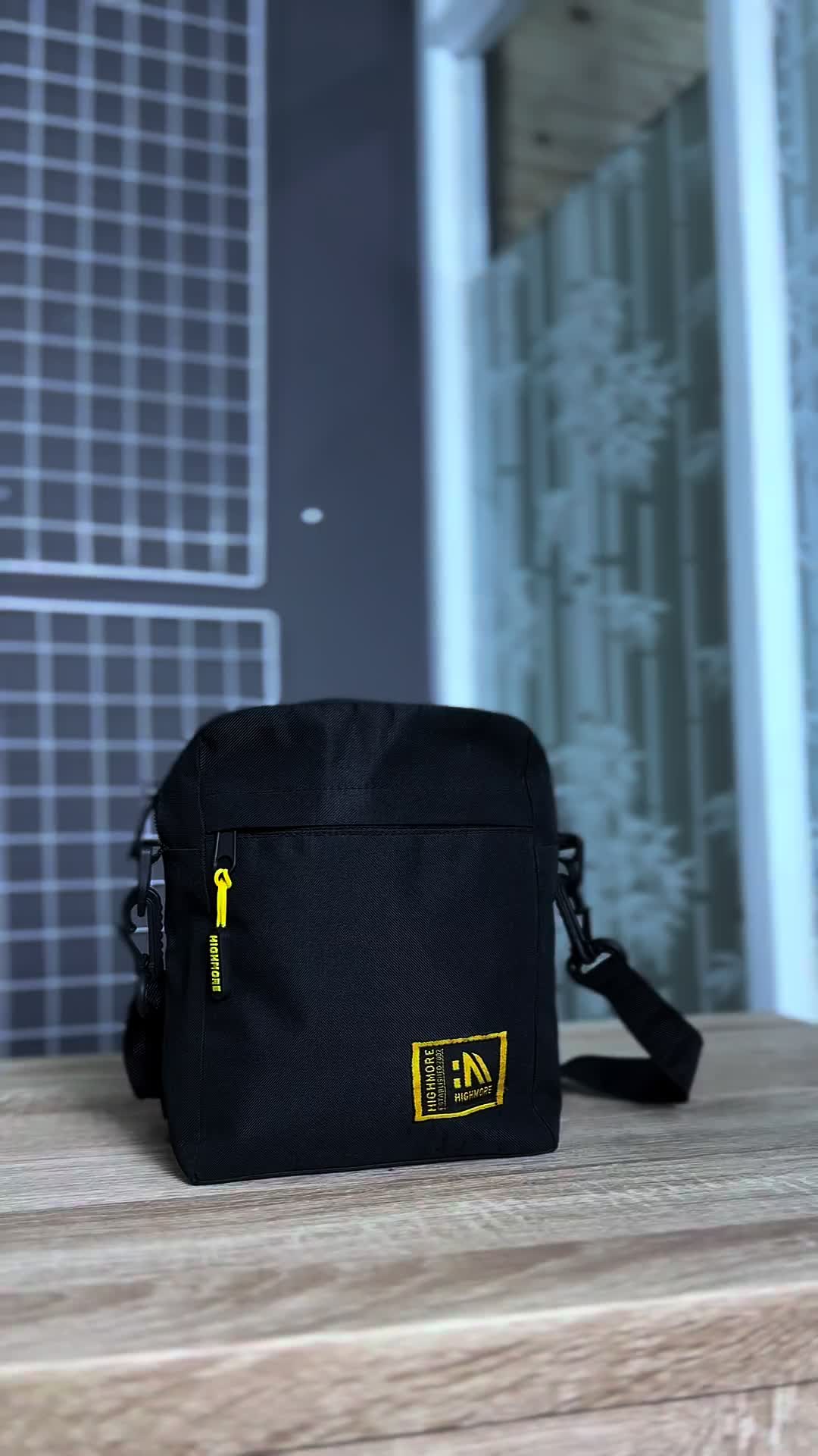 Tas Selempang Highmore Elliot Original untuk Pria - Hitam - Cowok Canvas Slingbag