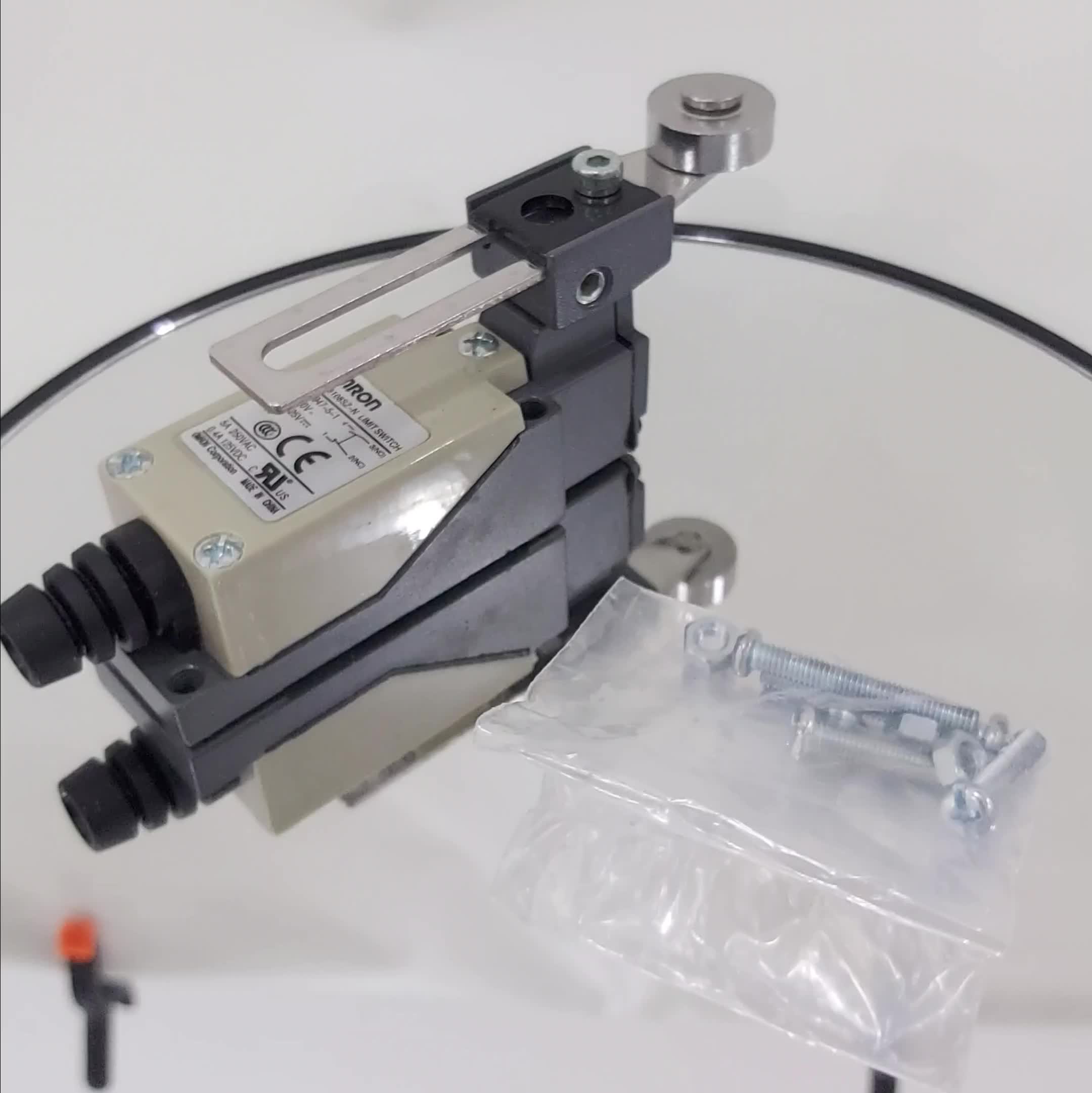 LIMIT SWITCH OMRON TZ-8108 / LIMIT SWITCH D4V TZ OMRON