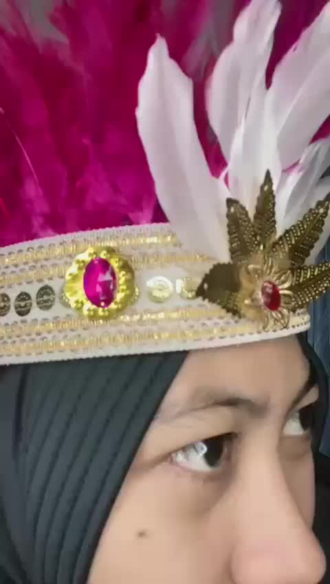 Mahkota Bulu Cantik Merah Putih