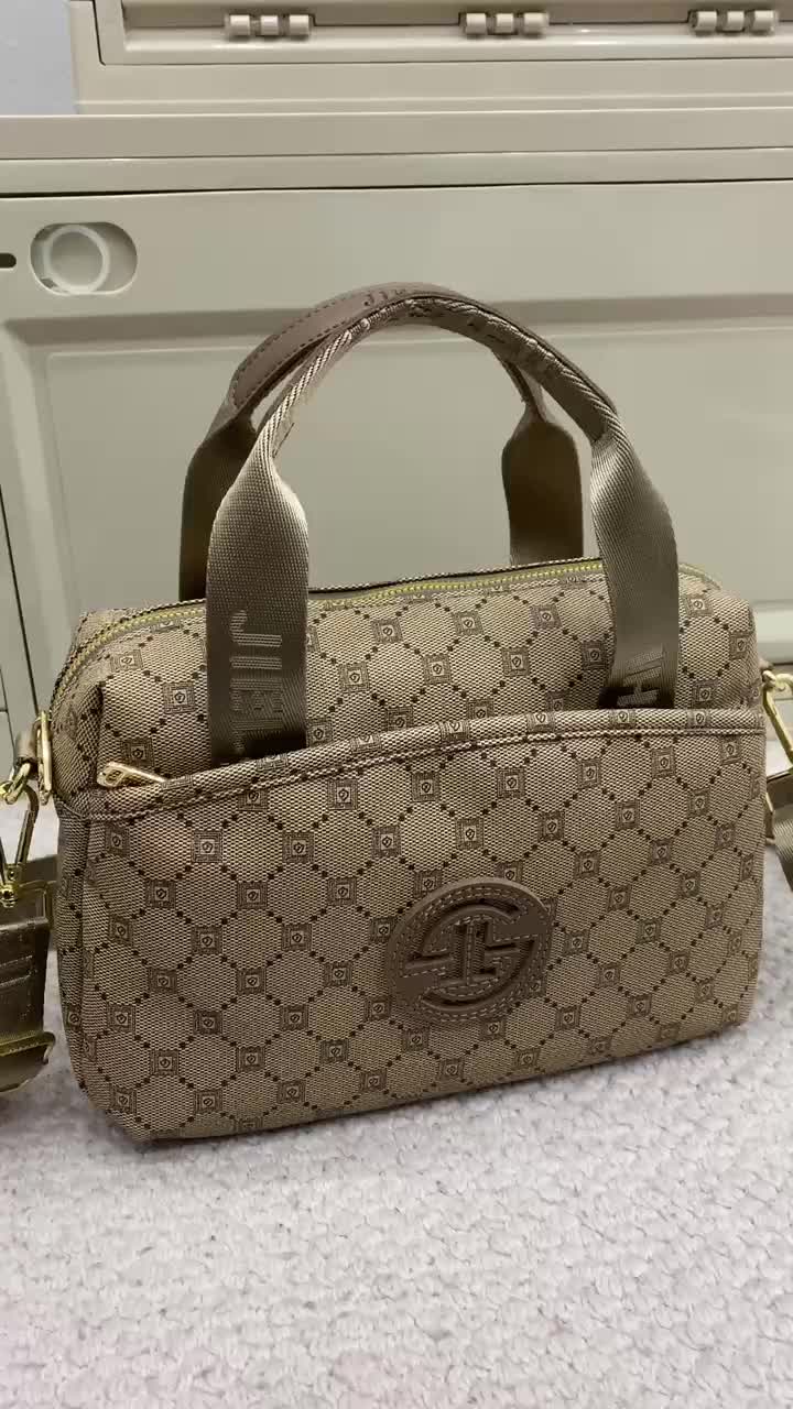 SELEMPANG SASKIA 116-05-J# Tas Selempang Wanita - Slingbag Cewek Bahan Kulit PU Leather Premium Terbaru Dilengkapi Tali Panjang Muat Parfum Dompet Lipat HP Dilengkapin Furing Halus Bisa Dipakai Arisan Jalan Nongkrong Cocok Untuk Remaja Dan Dewasa