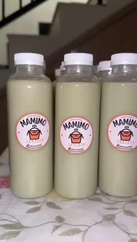 Minuman botolan banyak rasa  matcha strawberry  taro bubble gum  coklat  mangga