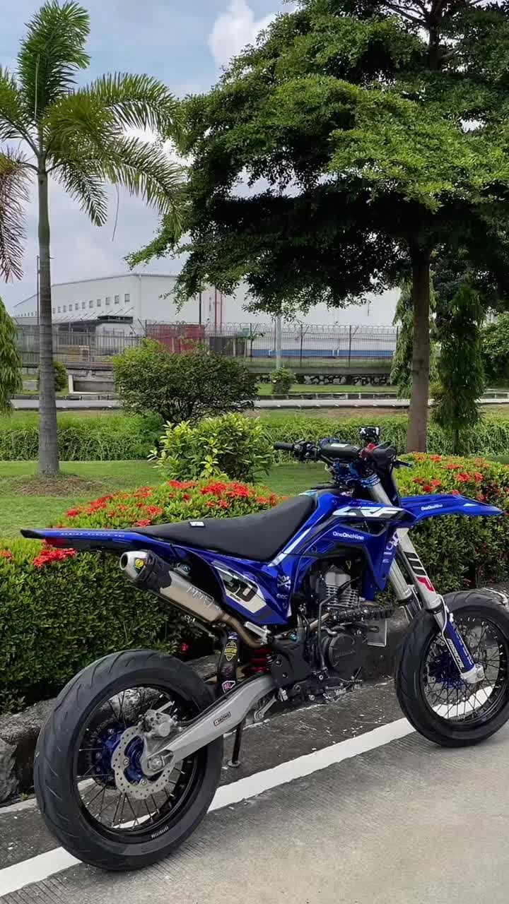 Decal/stiker  CRF150L-CRF450- dtracker-klx bf- wr155 dll (bisa ganti nama nomor dan warna)