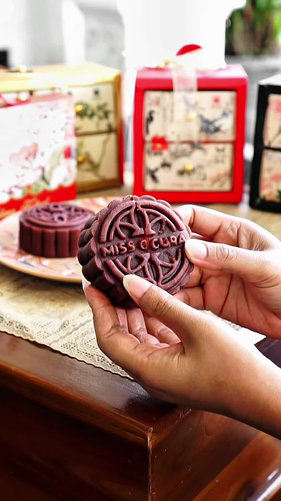 Paket All Varian Mooncake Kue Bulan by Miss Ogura