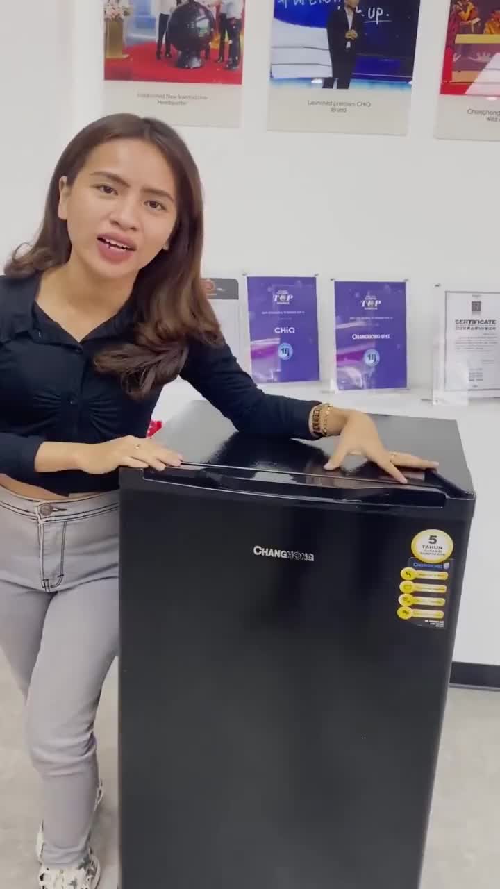 CHANGHONG CBC100 Kulkas 1 pintu Hitam Portable Pendingin