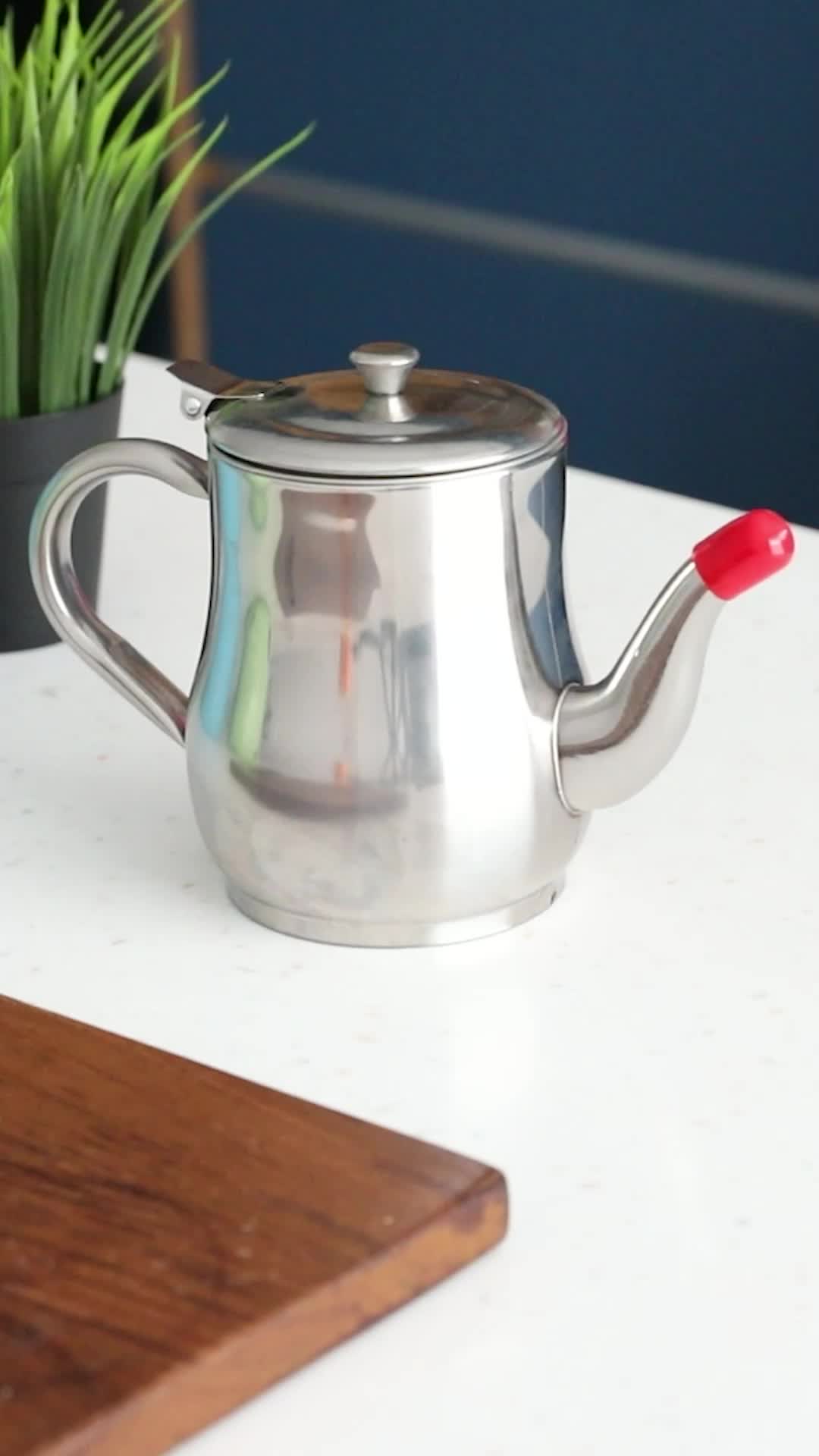 Funnycook Teko Minyak Gelas Air kopi Oil Pot  Teh Stainless Anti karat Ukuran 700ml dan 900ml murah  Penyaring Minyak Wadah Tea