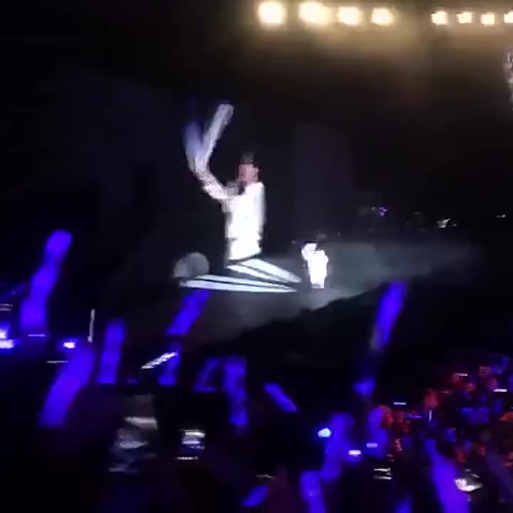BISA COD 6359 Lampu LED Glow Busa Spon / Tongkat Lightstick Supporter Konser