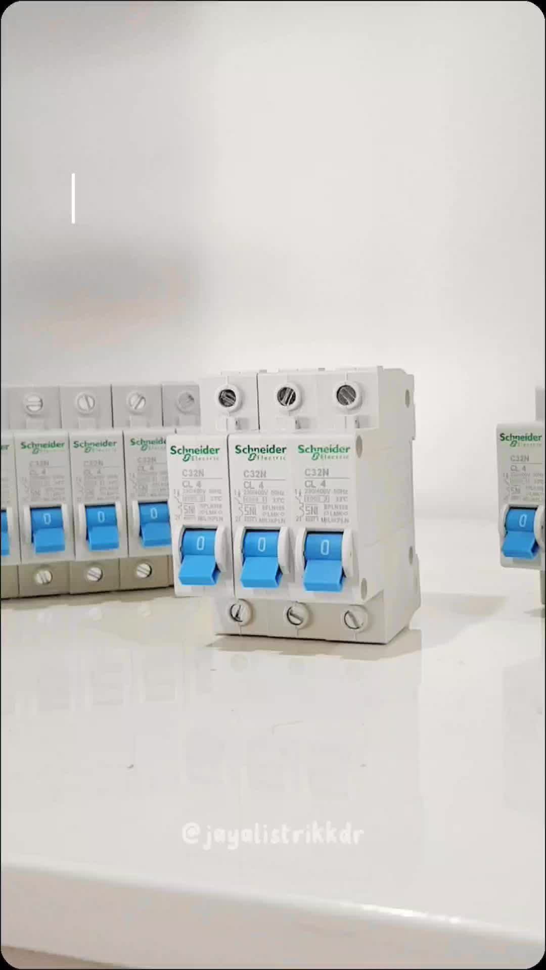MCB Schneider Biru SPLN Baru 1P 2A 4A 6A 10A 16A 20A 25A 35A Saklar