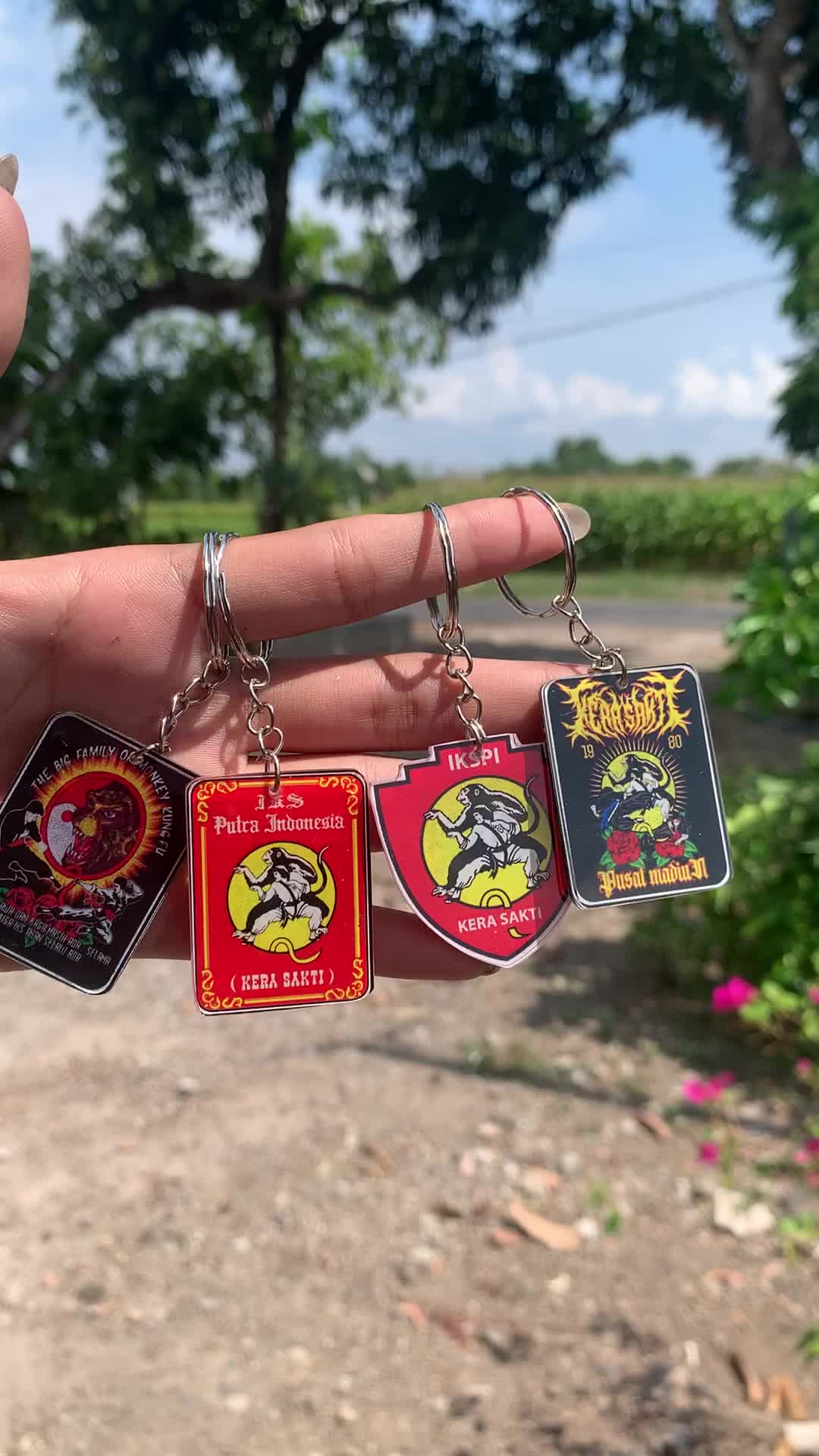 (Gratis stiker) gantungan kunci iks pi