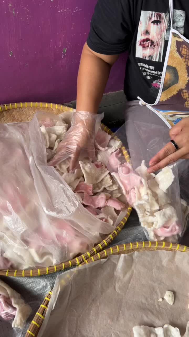 Kerupuk Cikruh Sangrai Pedas HG Gehger 200Grm Camilan Snack Food snackparty Cemilan Putih Makanan Keripik upil pasir Cikur Pink Bawang Krupuk Tapioka