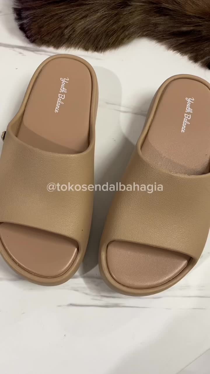 Sandal Slop Wanita Import Tinggi 5cm Balance 2324 Bahan Soft Rubber Empuk Ringan