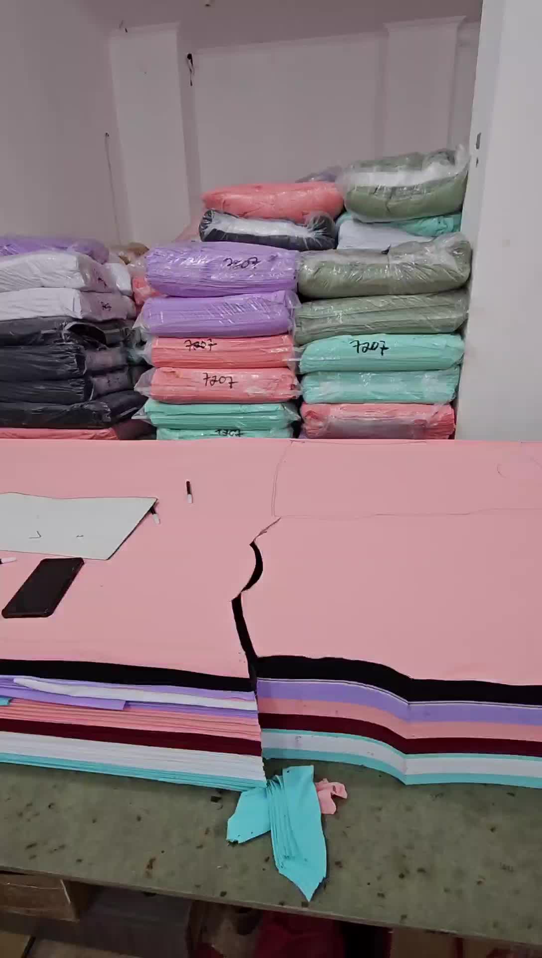 Kaos wanita 6pcs Hanya 95ribu,Baju Lengan Pendek Bahan Bebyterry Lembut Tebal Nyaman Di Pakai Cocok Untuk Santai Motif Panah Love Oblong Dewasa  Distro
