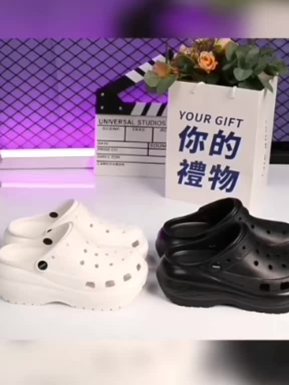 Lateny  Aksesori Panda 3D Sandal Kodok Wanita Kekinian Sandal Baim Wanita Tinggi 8cm Wedges Putih