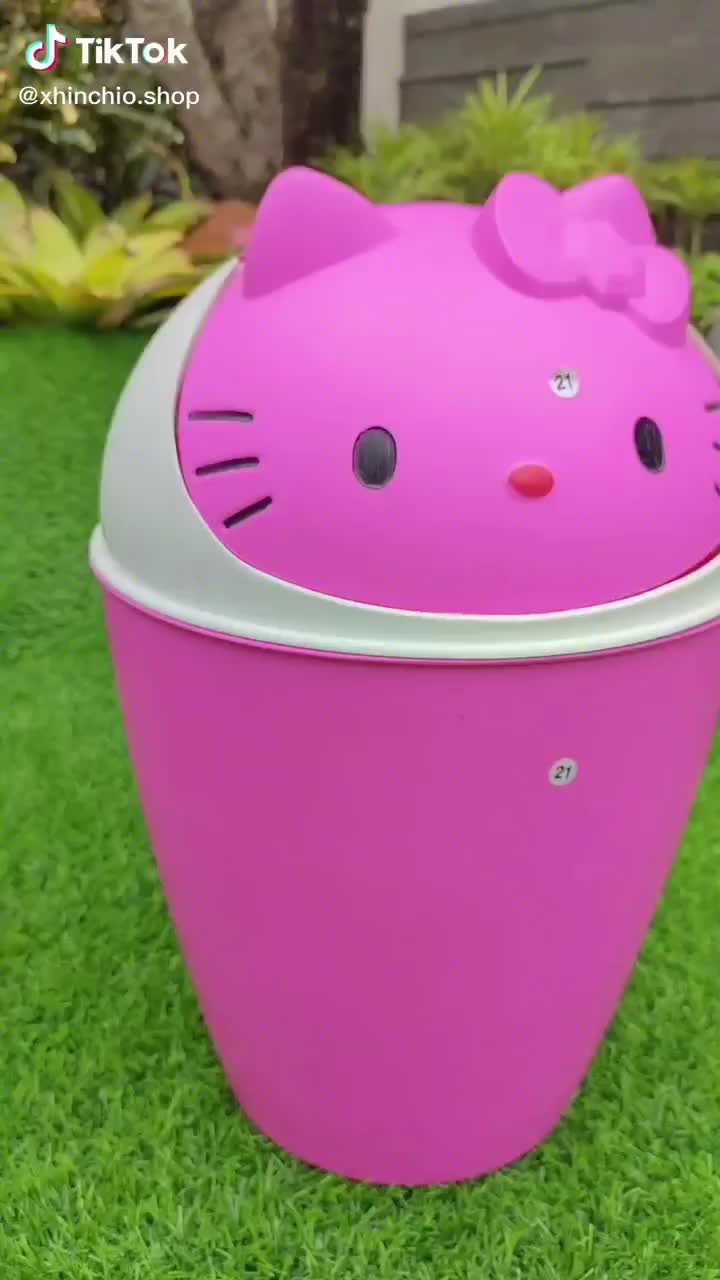 TEMPAT SAMPAH MOTIF HELLO KITTY 10 LITER (Lebar 23cm,tinggi 25 cm)