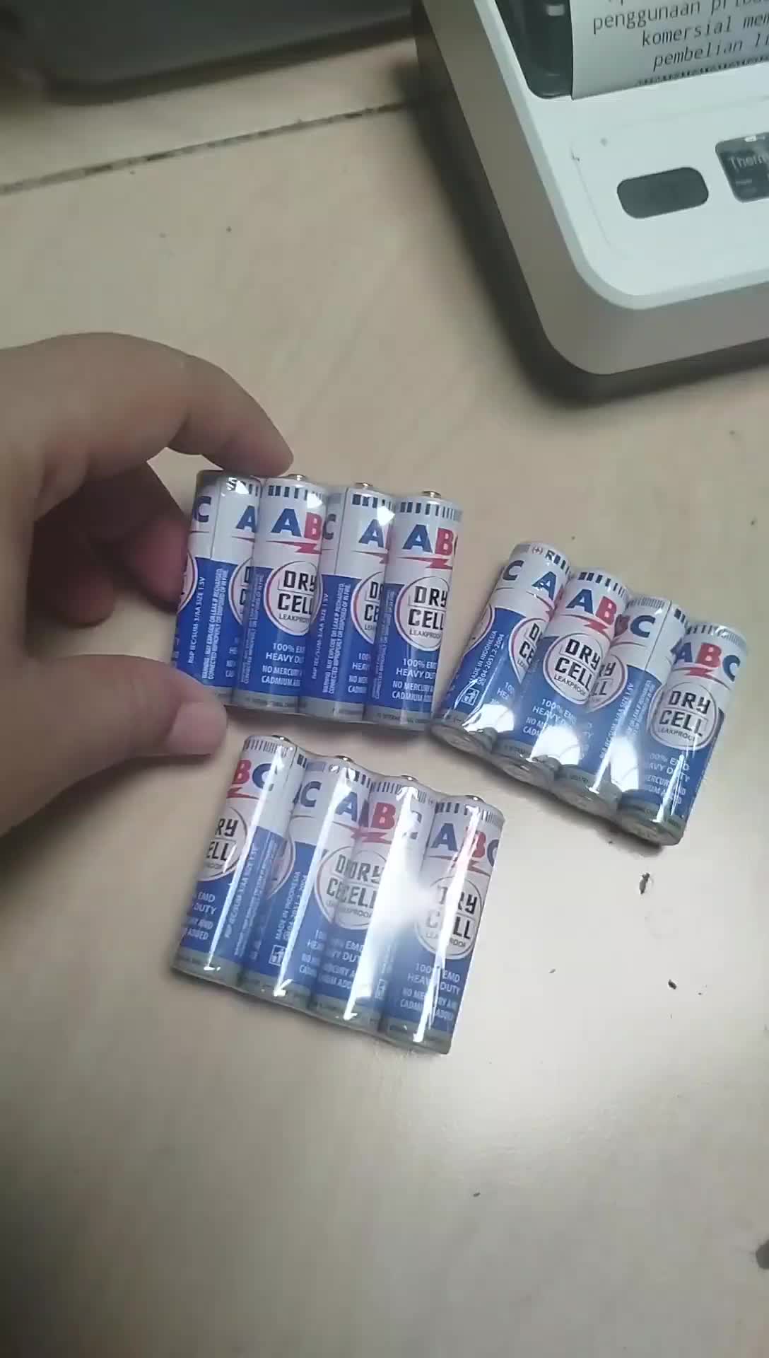 paket isi 12 pcs batu Baterai AA ABC Biru (ukuran batrei jam dinding)