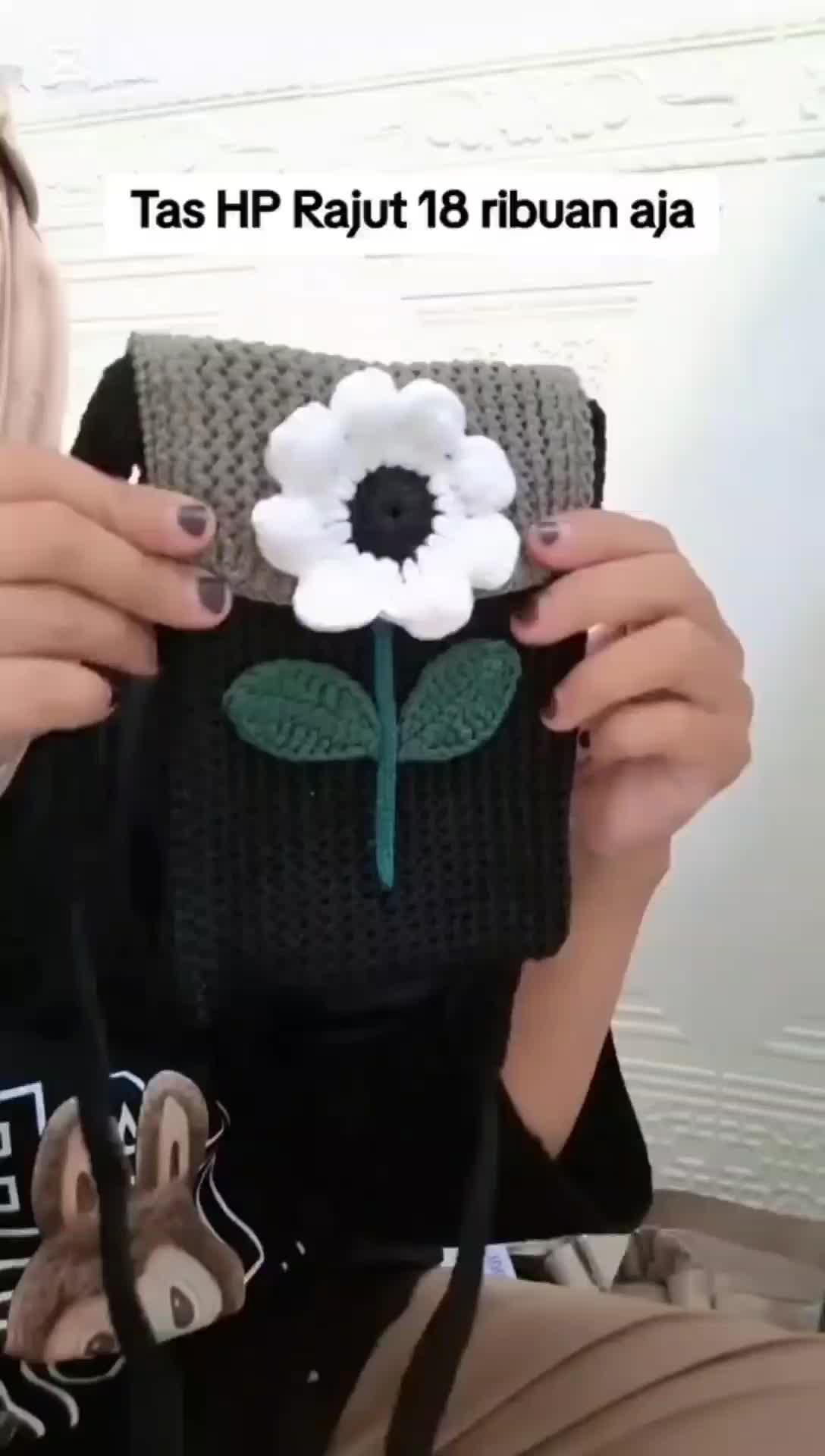 Tas Rajut Wanita Tas Hp Selempang Motif Bunga Terbaru Kekinian