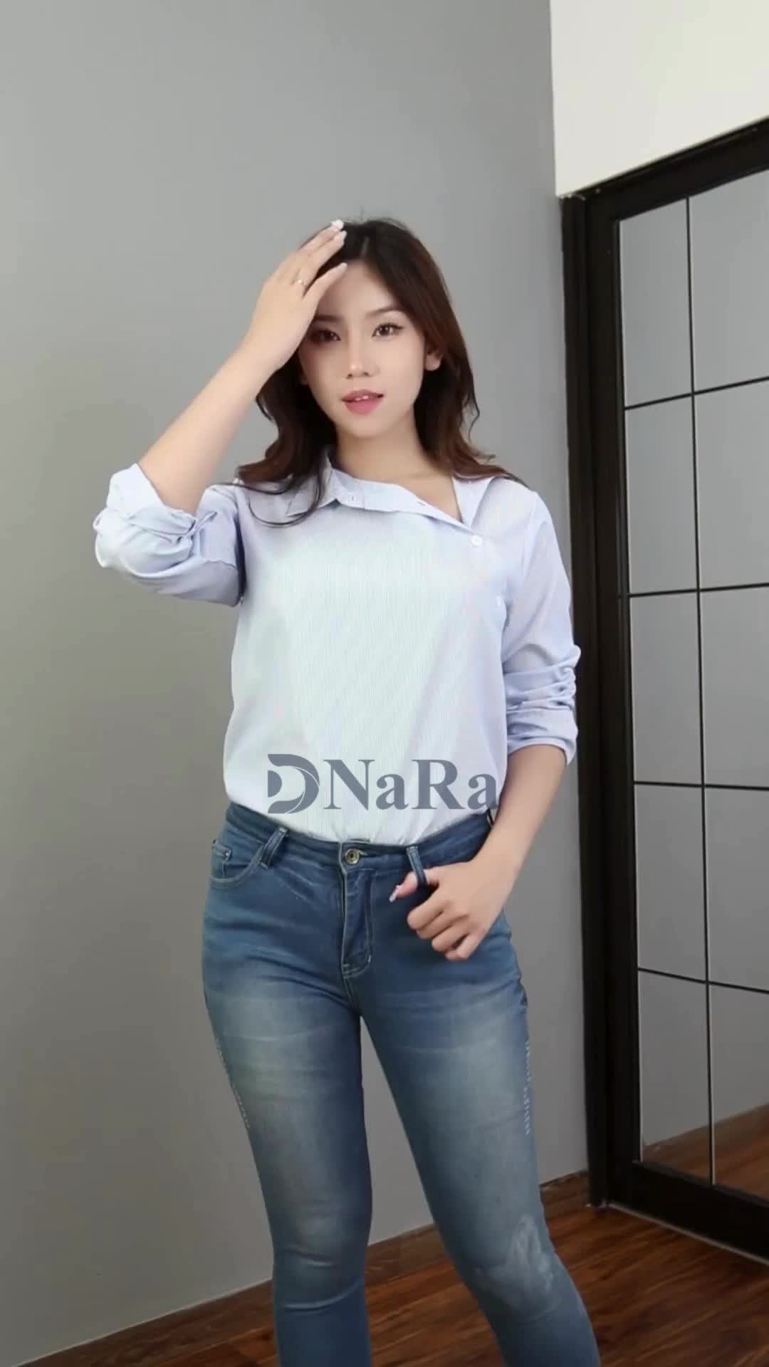 DNaRa - Fena Top Kemeja Wanita Lengan Panjang Button Up V-neck /Kemeja Kantoran Korean Style