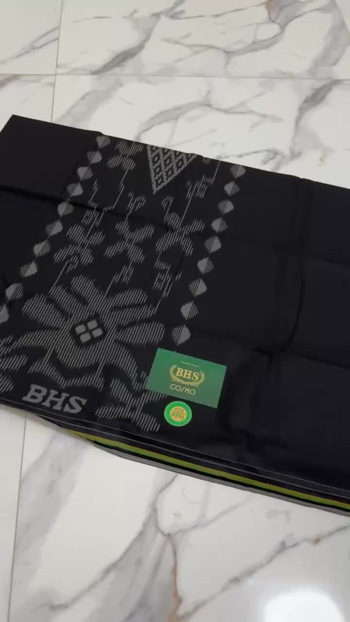 Sarung BHS Cosmo Gold dan Silver Hitam Polos