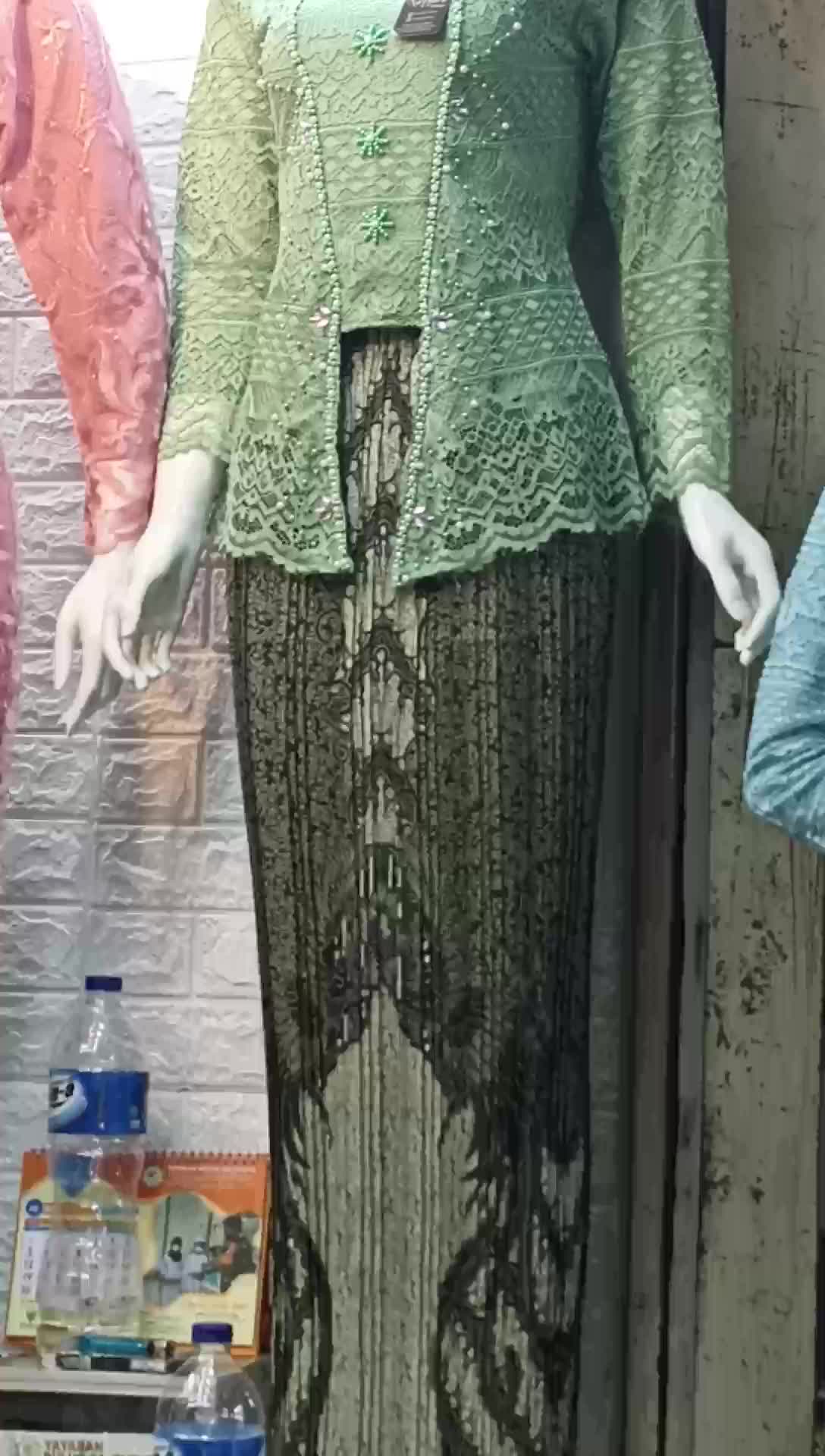 Setelan Kebaya Brokat Modern Atasan Baju Kebaya Kondangan Kutubaru Payet Kerah Sanghai Batik Wanita