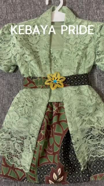Setelan Baju Kebaya Kutu Baru Lucu Imut untuk Bayi - Fashion, Bahan Brokat Lembut dengan Lapisan Furing yang Adem - Katun, Parsel