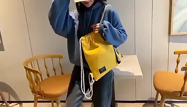 Tas Ransel Serut D300 Lion Ukuran 28 x 33 dengan Tali Putih Tas Keren Multifungsi